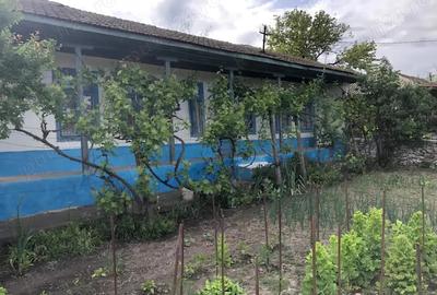 Casă cu 3 camere în Petroșani - 1