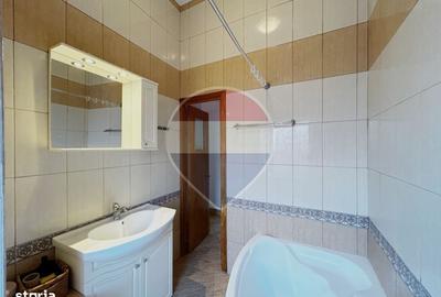 Apartament cu 3 camere în Primăverii
