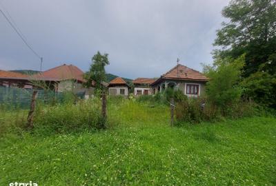 Casă cu 2 camere cu Teren 1206 Mp în Cândești