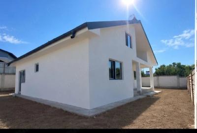 Casă cu Teren 360 Mp în Central