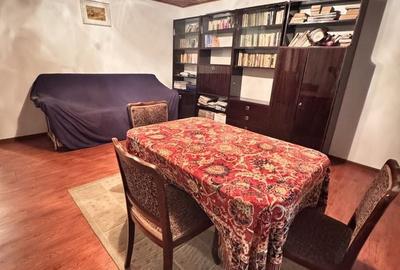 Casă cu 3 camere decomandat în Balabani