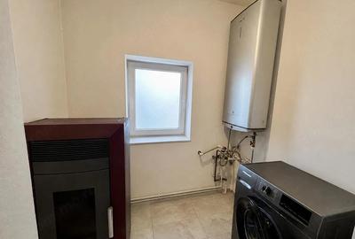 Casă cu Teren 807 Mp în Dragșina