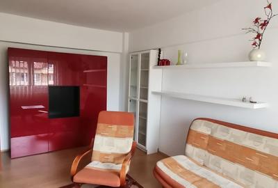 Apartament cu 2 camere decomandat în Centrul Civic
