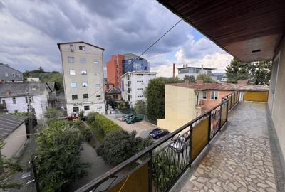 Apartament cu 4 camere semidecomandat, mobilat în Central - 10