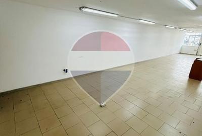 Spațiu comercial, de 75 mp, în Central