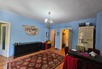 Apartament cu 2 camere semidecomandat în Berceni