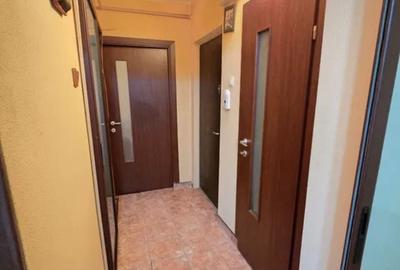 Apartament cu 3 camere semidecomandat în Micro 16 - 7