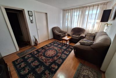 Apartament cu 2 camere semidecomandat, mobilat în Mazepa 1