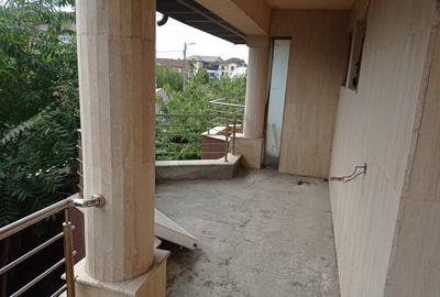 Casă individuală cu 8 camere cu Canalizare în Fundeni - 6