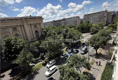 Apartament cu 2 camere decomandat în Victoriei