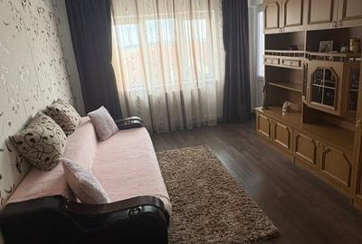 Apartament cu 2 camere decomandat, mobilat în Exterior Est