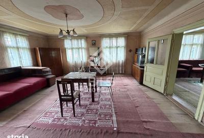 Casă cu 2 camere cu Teren 2080 Mp în Central