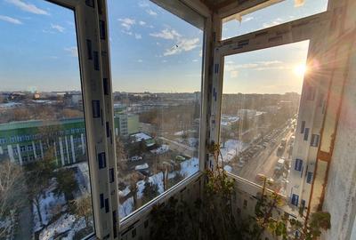 Apartament cu 4 camere decomandat în Costin Georgian