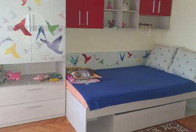 Apartament cu 2 camere decomandat în Girocului