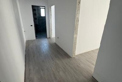 Apartament cu 3 camere decomandat în Energia - 4