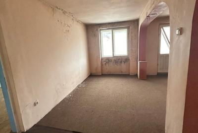 Apartament cu 4 camere decomandat în Toplița - 11