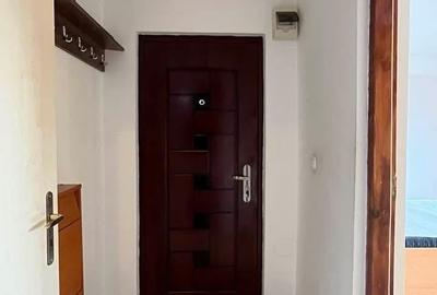 Garsonieră decomandată în Noua