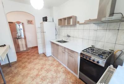 Apartament cu 2 camere decomandat în Carpați 2 - 3