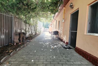 Casă cu 5 camere cu Teren 283 Mp în Brăilița