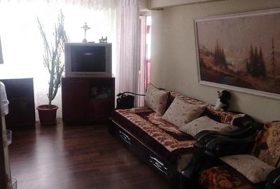 Apartament cu 3 camere decomandat în Barieră - 1
