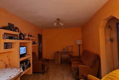 Apartament cu 4 camere semidecomandat în Central - 4