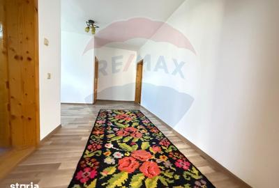 Casă cu 4 camere cu Teren 2287 Mp în Central - 6