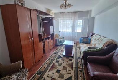 Apartament cu 3 camere decomandat în 1 Mai