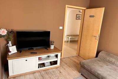 Apartament cu 4 camere decomandat în Central - 1