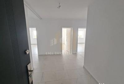 Apartament cu 3 camere decomandat în Sânpetru
