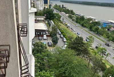 Apartament cu 3 camere decomandat în Faleză