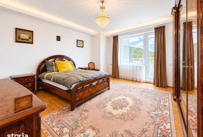 Casă cu 8 camere cu Teren 750 Mp în Central - 2