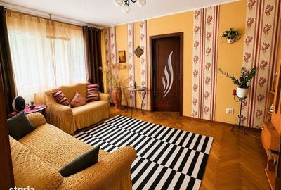 Apartament cu 3 camere semidecomandat în Podu Roș
