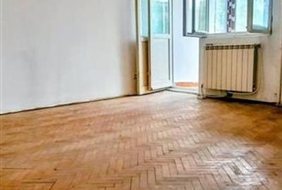 Apartament cu 2 camere decomandat în Nicolina