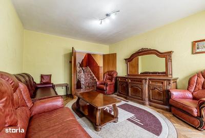 Apartament cu 3 camere decomandat în Polivalentă