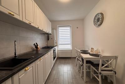 Apartament cu 3 camere decomandat, mobilat în Cristian - 12