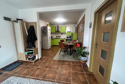 Casă individuală cu 2 camere cu Canalizare în Răscruci