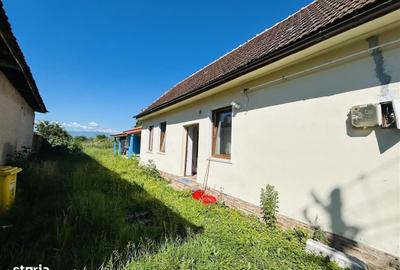 Casă cu 4 camere cu Teren 626 Mp în Central