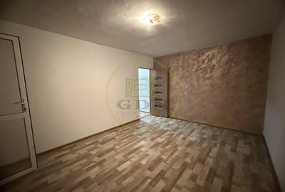 Apartament cu 2 camere semidecomandat în Craiovița Nouă