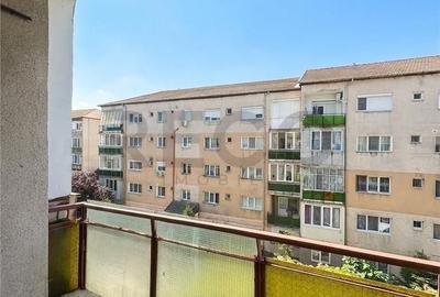 Apartament cu 3 camere semidecomandat în Calea Aradului
