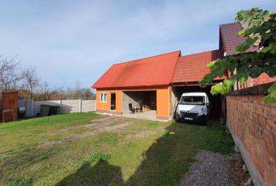 Casă individuală cu 4 camere cu Garaj în Teliu - 9