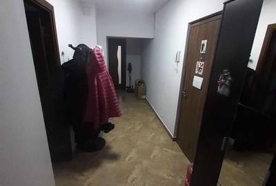 Apartament cu 2 camere decomandat în Bucur Obor