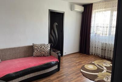 Apartament cu 2 camere semidecomandat în Micro 6