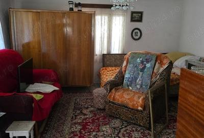 Casă cu 5 camere cu Teren 1400 Mp în Aluniș