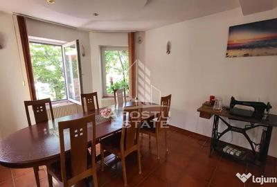 Casă cu 4 camere cu Teren 574 Mp în Aradului
