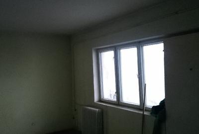 Apartament cu 3 camere decomandat în Brăilei - 3