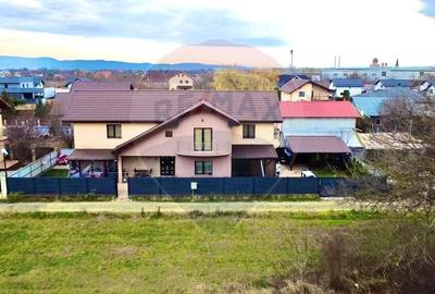 Casă individuală cu 5 camere cu Teren 375 Mp în Calea Romanului - 1