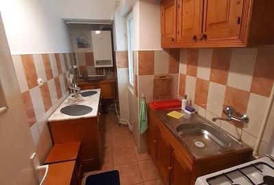 Garsonieră decomandată în Central - 4