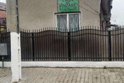 Casă cu Teren 1000 Mp în Central