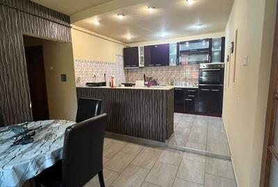 Casă cu 5 camere cu Teren 461 Mp în Central