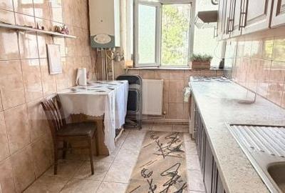 Apartament cu 3 camere în Micro 19